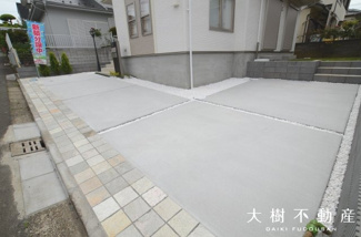 【駐車場】