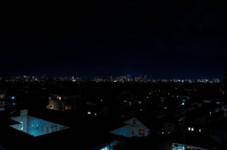 【展望】 | 夜もまた違った雰囲気。新宿方面の夜景を堪能できます。