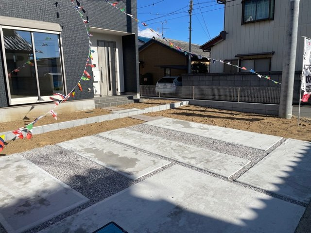 上里町神保原町17期（全3棟）3号棟の駐車場|車をお持ちの方に嬉しい駐車場付きの物件です