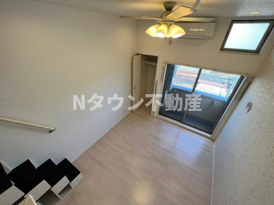 【居間・リビング】 | ハーモニーテラス茶屋坂通 | こちらの居間で趣味の時間をお楽しみください