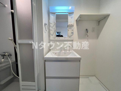 【独立洗面台】 | ハーモニーテラス茶屋坂通 | 独立洗面台、小物を置くことができて便利です