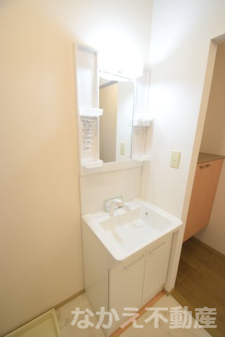 【洗面所】 | 明るい洗面所です