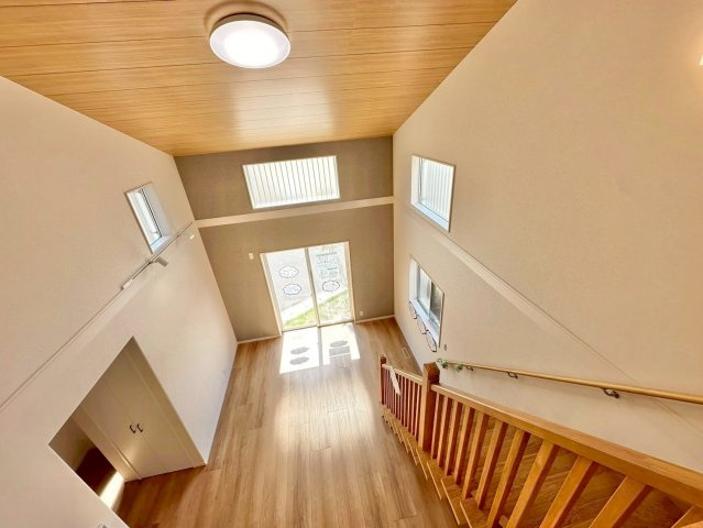 京都市伏見区羽束師古川町　未入居物件の構造・工法・仕様|吹抜け