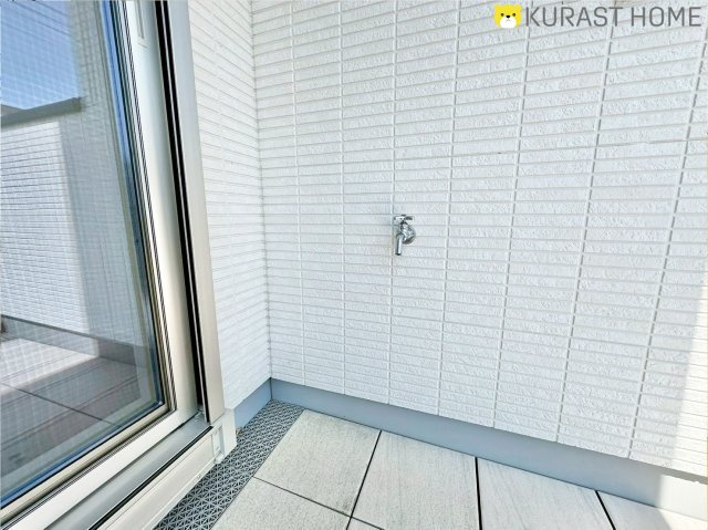 京都市伏見区羽束師古川町　未入居物件のバルコニー|水栓付き