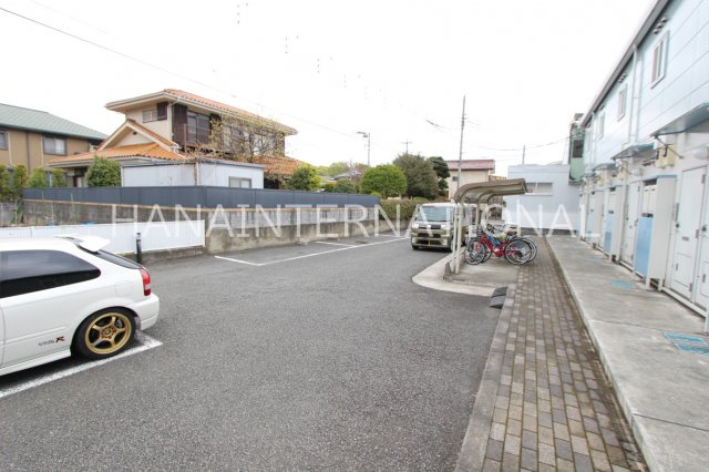 ＭＮ　ＨＯＵＳＥの駐車場