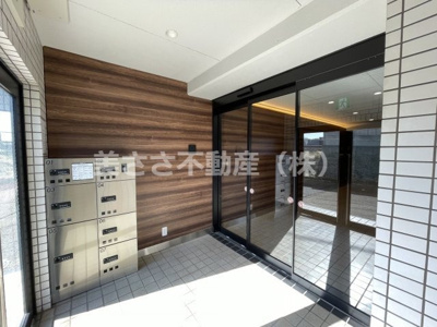 【エントランス】 | ホワイトウイング片倉Ⅰ | 宅配ボックス