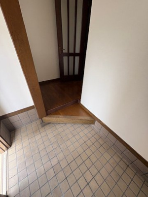 【玄関】 | ハイツ石村 | きれいな玄関です