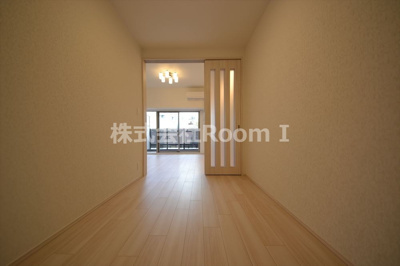 【寝室】 | プレジオ鎗屋町 | 広くて明るい寝室