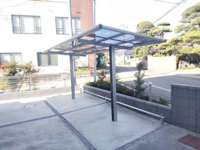 レスコンフォールの駐車場