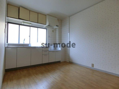 【居間・リビング】 | 上穂ロイヤルハイツ