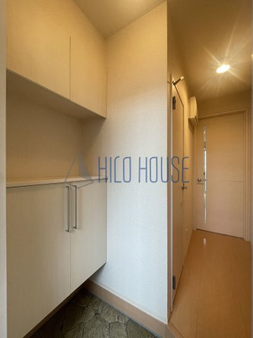 アベイユガーデンの玄関