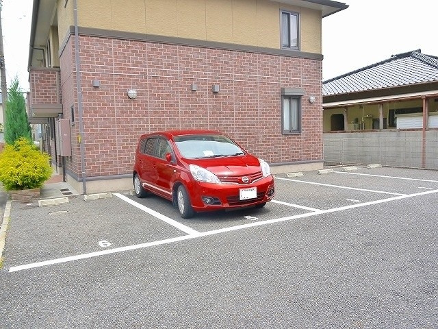 アンビエンテの駐車場|駐車スペースもあります