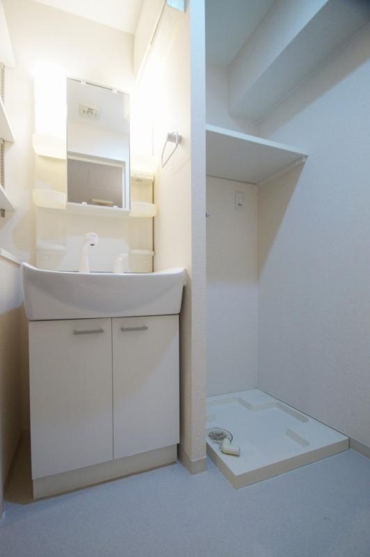 ドゥーエ平尾の洗面所|ドゥーエ平尾(1LDK) 洗面台、洗濯機置き場