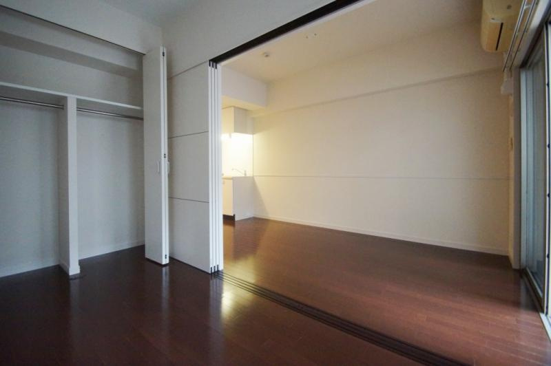 ドゥーエ平尾の洋室|ドゥーエ平尾(1LDK) 洋室　画像は別部屋　反転の可能性あり