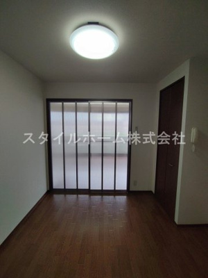 【居間・リビング】 | グリーンステージ藤沢Ⅱ | 別部屋写真です。