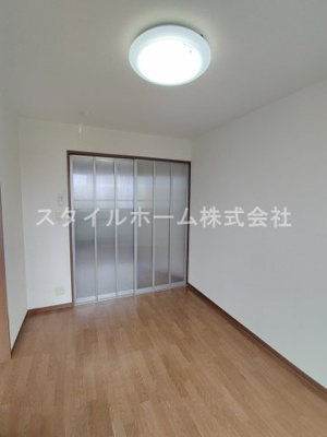 【居間・リビング】 | グリーンステージ藤沢Ⅱ | 別部屋写真です。