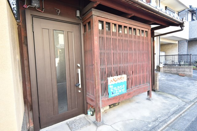 京都市下京区木津屋町貸家の外観|格子