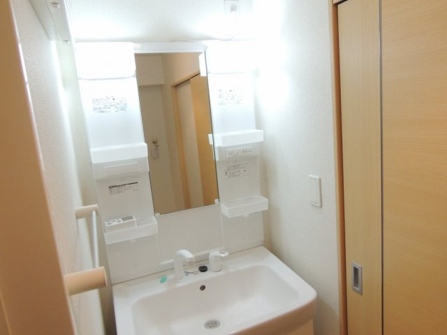 ボンヌシャンス　Ｂの独立洗面台|洗面所