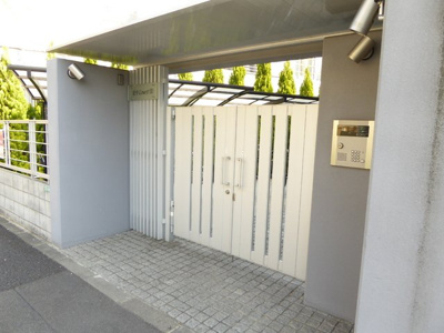 ☆入り口はオートロックです☆