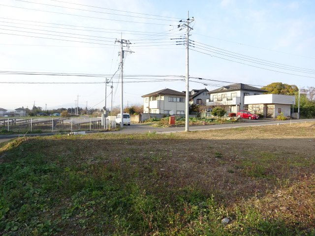小暮町土地の外観|前面道路もゆったりしています♪
