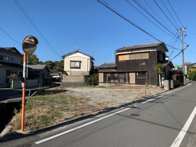 【周辺】 | 黄金町1丁目売地 | 陽当たりが良い東側道路。