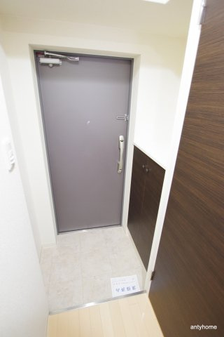 ルミネソレイユ江坂　仲介手数料無料の玄関