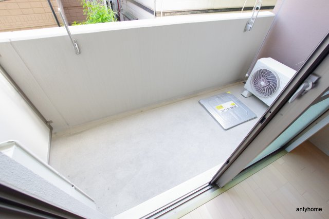 ルミネソレイユ江坂　仲介手数料無料のバルコニー