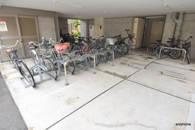 ルミネソレイユ江坂　仲介手数料無料の駐車場