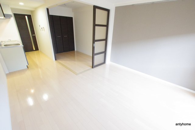 ルミネソレイユ江坂　仲介手数料無料の居間・リビング