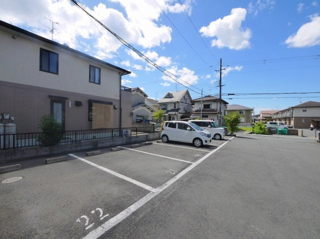 ラーク兼吉Cの駐車場|駐車場完備です