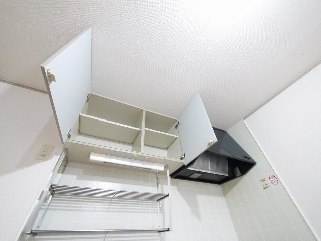 ラーク兼吉Cのキッチン|コンパクトなキッチンで掃除もラクラク