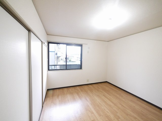 ラーク兼吉Cの洋室|コンパクトで使いやすい洋室です