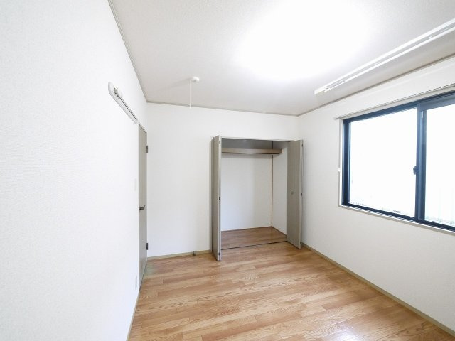 ラーク兼吉Cの寝室|使い勝手のいい寝室です