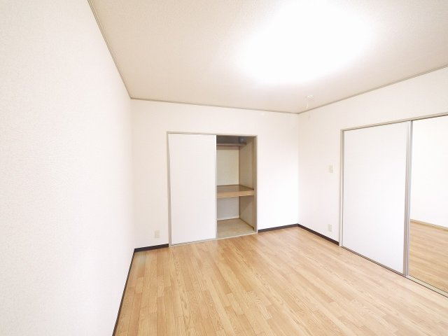 ラーク兼吉Cの洋室|広々とした洋室です