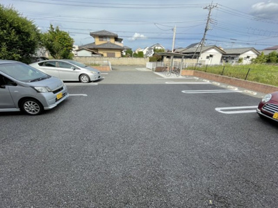 【駐車場】 | ラルーチェⅤ