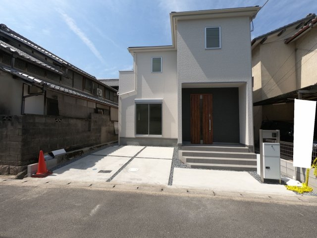 ◆限定１区画◆２沿線利用可能！省エネ給湯器エコジョーズ搭載の４ＬＤＫ♪リナージュ精華町菱田２２-１期の駐車場|駐車２台可能