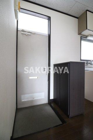 メゾン根岸　Ｂ棟の玄関|2023年撮影。現況と異なる場合がございます。