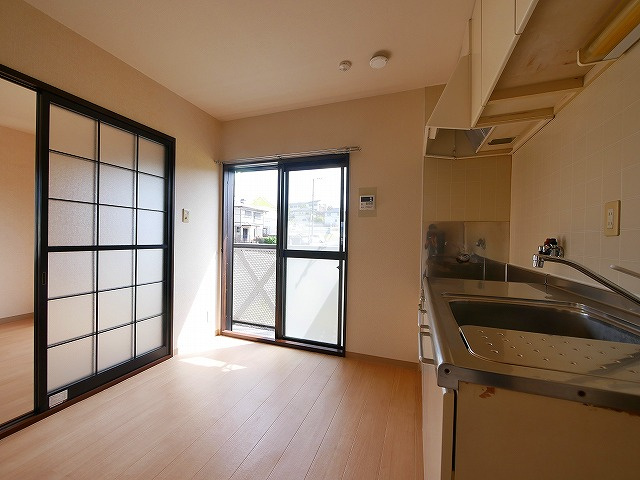 サニープラザの洋室