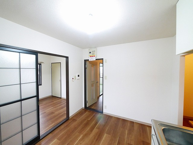 サニープラザの居間・リビング