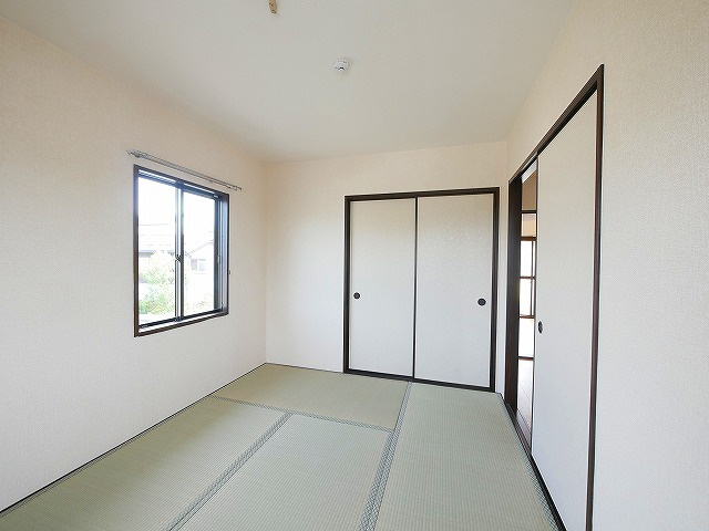 サニープラザの洋室