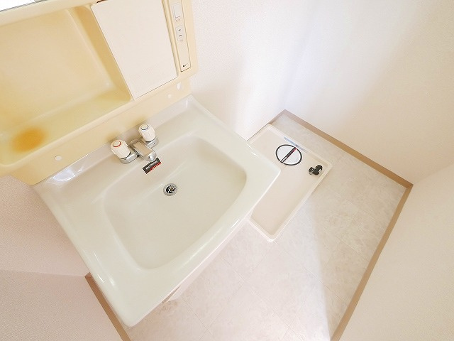 サニープラザの洋室