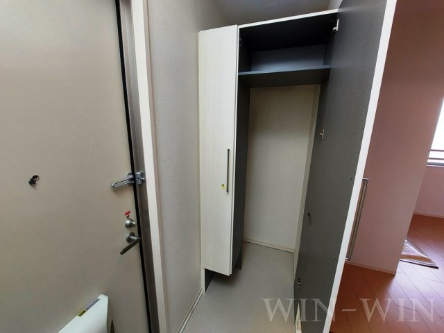 レジデンス芦原 B棟の玄関