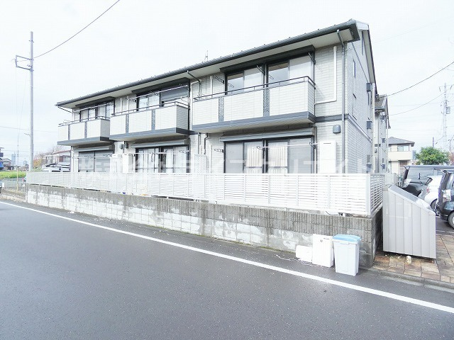 クレセントＩの外観