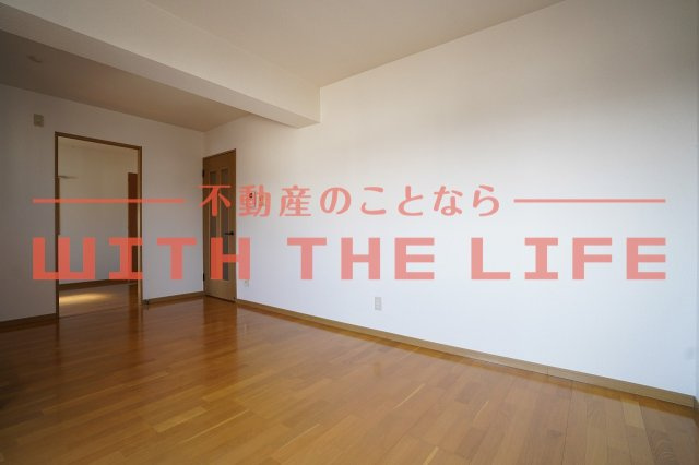 グランディール宮ノ陣【10,000円キャッシュバック対象物件】の居間・リビング|ゆったり過ごせるリビングです