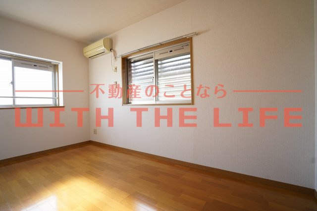 グランディール宮ノ陣【10,000円キャッシュバック対象物件】の洋室|落ち着いた色調の洋室です