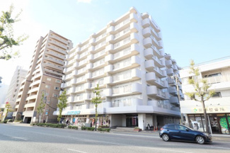 【外観】 | 七隈線別府駅まで徒歩6分の好立地。天神・博多両方面へのアクセス便利です。学校も近く、徒歩圏内に生活利便施設が充実しているので生活環境は非常に良好です。