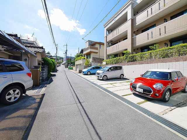ヒルジアス生駒の駐車場|駐車場があります