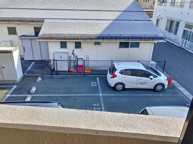 シリシャス久保田の駐車場