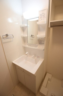 【独立洗面台】 | D-room霞町 | 使いやすい独立洗面台です