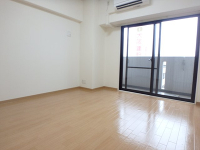 【寝室】 | 西宮北口プライマリーワン | ゆとりの広さです